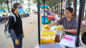 “Ăn hết” món ngon ở phố ăn vặt ven biển Đà Nẵng với 200.000 đồng