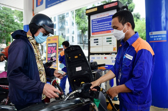 Hôm nay, giá xăng trong nước có thể giảm thêm gần 1.200 đồng/lít