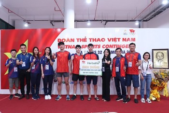 Herbalife Việt Nam thưởng nóng cho các vận động viên đạt Huy chương Vàng đầu tiên của Đoàn Thể thao Việt Nam tại SEA Games 32