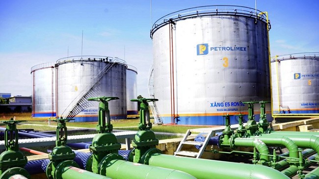 Nhập khẩu xăng dầu tiếp tục giảm mạnh