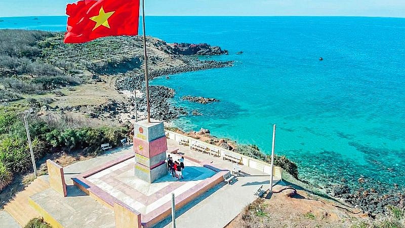 Khám phá Hòn Tranh - bức tranh nên thơ giữa biển khơi