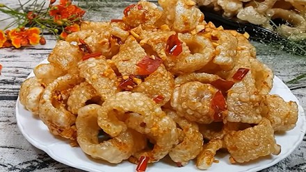 Thứ rẻ bèo trước vứt đầy chợ chẳng ai lấy, nay trở thành món ăn vặt triệu người thích