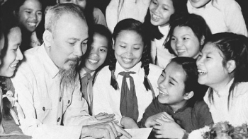 “Người là tình yêu thiết tha nhất, trong lòng dân và trong trái tim nhân loại”