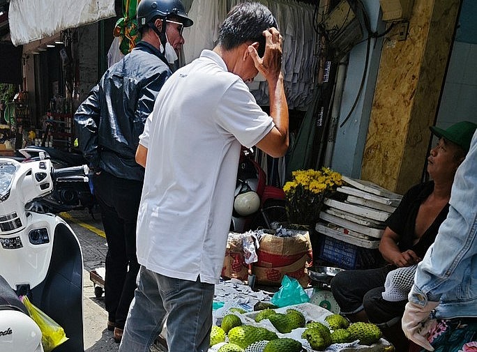 Nhiều người bối rối không hiểu sao giá mãng cầu xiêm lại tăng cao như vậy.