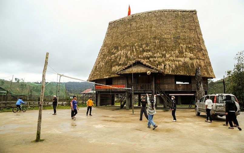 Nhà rông truyền thống – nơi sinh hoạt cộng đồng của người Xơ Đăng nơi đây. Nhà rông truyền thống – nơi sinh hoạt cộng đồng của người Xơ Đăng nơi đây.