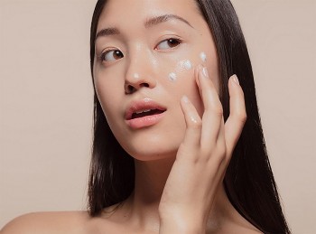 Cách đơn giản giảm nhờn cho da dầu ngày hè