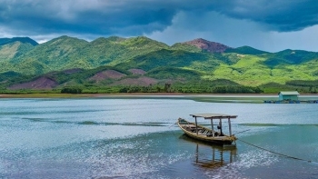 Khám phá đập hồ nước Khe Tân