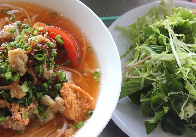 miếng riêu của món bún Ban Mê lúc nào cũng rất to và tròn đầy