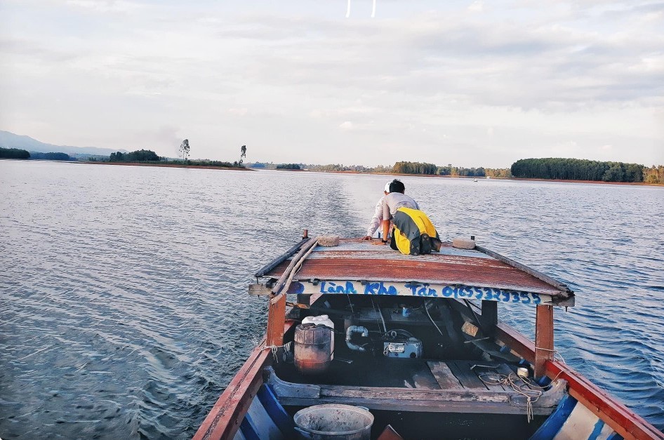 Khám phá đập hồ nước Khe Tân Quảng Nam Khám phá đập hồ nước Khe Tân Quảng Nam