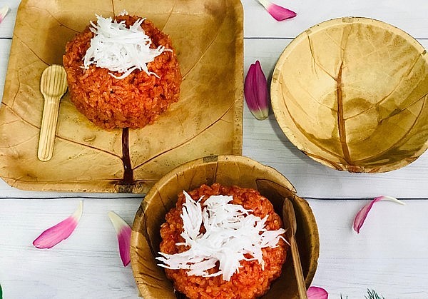 Những chiếc đĩa lá ép rất tiện dụng và giá thành phù hợp nên dễ tiếp cận khách hàng.