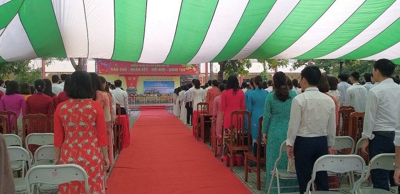 Trường trung học phổ thông Vân Tảo bế giảng học 2022 -2023