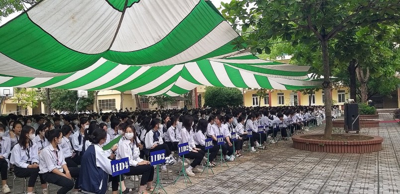 Trường trung học phổ thông Vân Tảo bế giảng học 2022 -2023