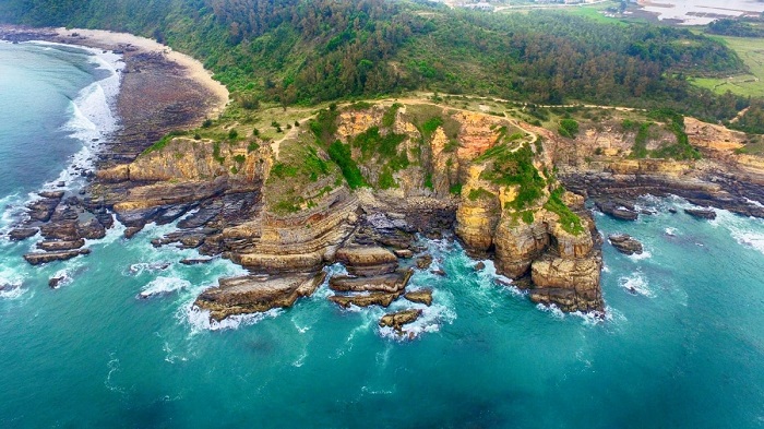 Bãi đá cầu Mỵ - Thiên đường lãng mạn nhất đảo Cô Tô