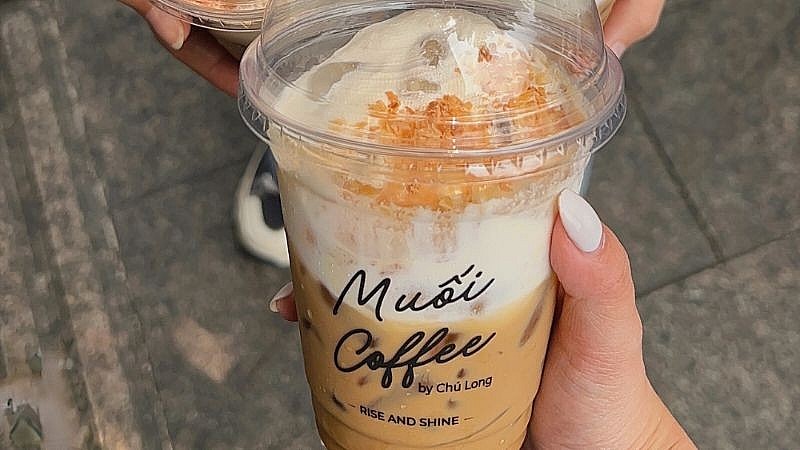 chú Long đã khéo léo kết hợp với vị kem béo ngậy và một ít ca cao trên bề mặt