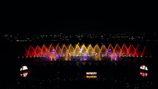 Van Phuc Group khánh thành nhạc nước và xác lập 2 kỷ lục Việt Nam Van Phuc Group khánh thành nhạc nước và xác lập 2 kỷ lục Việt Nam