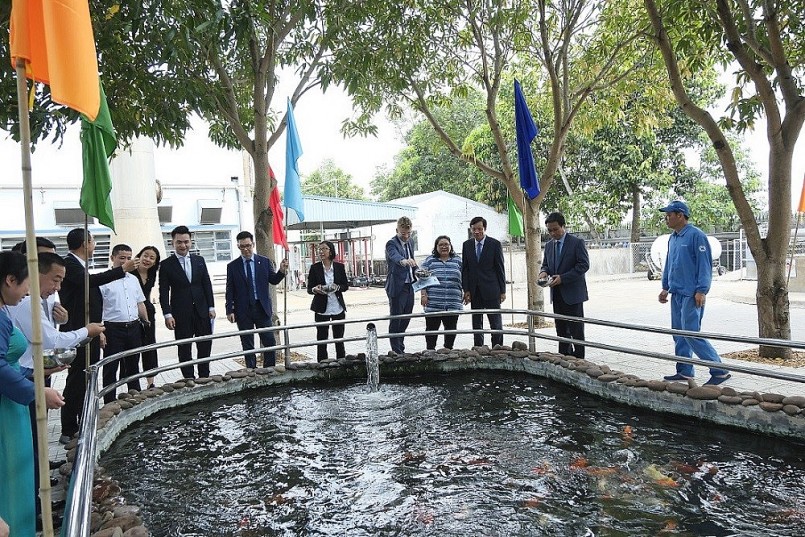 Một số hoạt động bên lề sự kiện: góp cây xanh, tìm hiểu thông tin, tham quan hồ cá Koi sử dụng nước thải đã qua xử lý của nhà máy