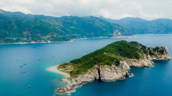 Trải nghiệm làm ‘Robinson trên đảo hoang” Hòn Nưa