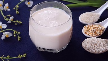 Cách làm nước gạo rang Hàn Quốc chuẩn vị cho ngày hè nắng nóng