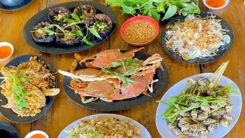 Review Làng chài Hàm Ninh - thiên đường hải sản