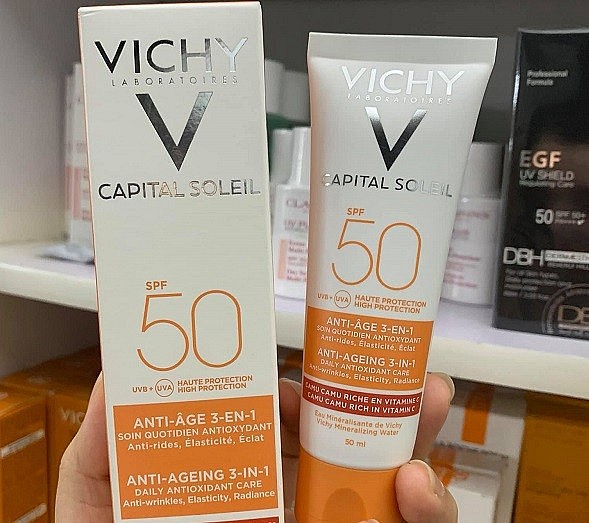 Kem chống nắng chống ô nhiễm và bụi mịn Vichy Capital Soleil Mattifying 3 in 1. Giá sản phẩm: 481.000 VNĐ
