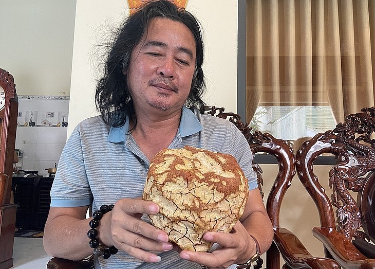 Chủ nhân của viên đá quý là ông Đào Minh Trí đã sưu tầm cách đây 10 năm.