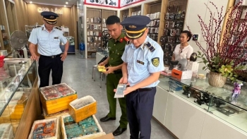 Nghệ An: Kiểm tra phát hiện 01 cửa hàng kinh doanh phụ kiện điện thoại không hóa đơn chứng từ
