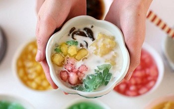 Thổi bay nóng hè với món chè xoa xoa hạt lựu