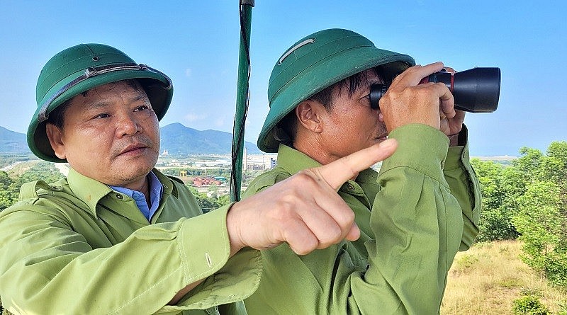 Các lực lượng bảo vệ rừng sử dụng công cụ hỗ trợ để kịp thời phát hiện, ứng cứu khi có cháy rừng xảy ra