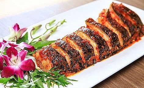 Món cá chình kho nghệ cũng được nhiều người yêu thích.