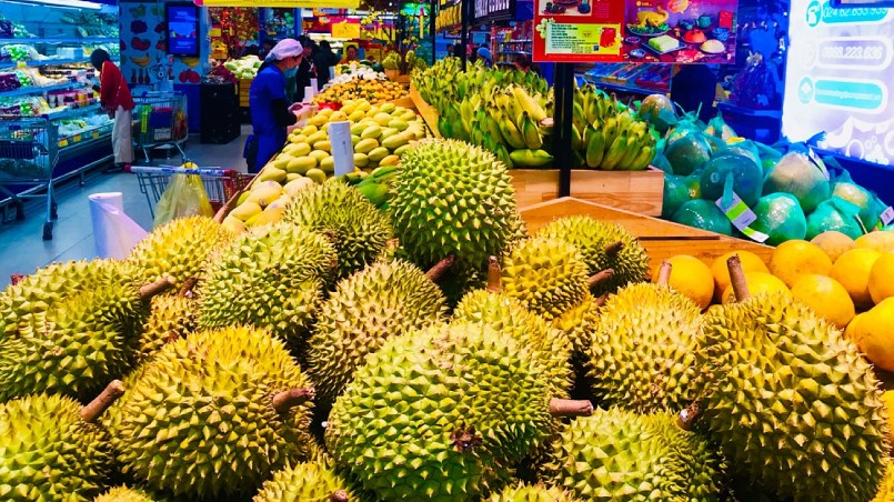 Sầu riêng đang phát huy lợi thế tạo sức hút trên thị trường nội địa và xuất khẩu so với các loại trái cây khác. Sầu riêng đang phát huy lợi thế tạo sức hút trên thị trường nội địa và xuất khẩu so với các loại trái cây khác.