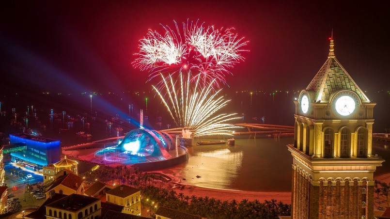 Show diễn Kiss The Stars tại thị trấn Hoàng Hôn. Ảnh: Minh Tú Show diễn Kiss The Stars tại thị trấn Hoàng Hôn. Ảnh: Minh Tú