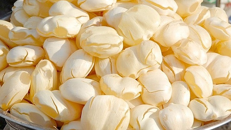 Thốt nốt ở trời Tây có giá 2 triệu đồng/4 quả