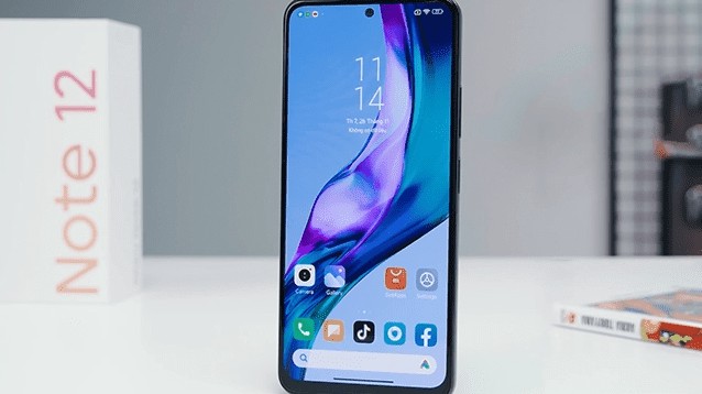 Siêu phẩm tầm trung Redmi Note 12: Ổn ở phong cách, "đắt khách" bởi cấu hình