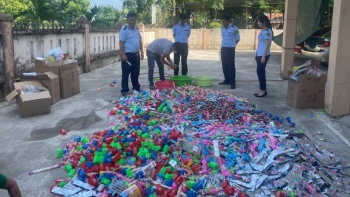 Quảng Bình: Tiêu hủy số lượng lớn hàng hóa nhập lậu do nước ngoài sản xuất