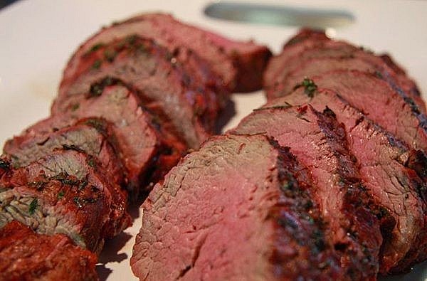 Thưởng thức món thịt bò kiến đốt