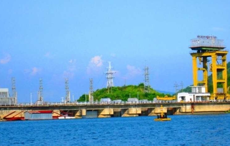 Tham quan thủy điện Thác Bà du khách sẽ hiểu rõ hơn về một phần lịch sử của Việt Nam  Nguồn bài viết: https://dulichkhampha24.com/ho-thac-ba.html