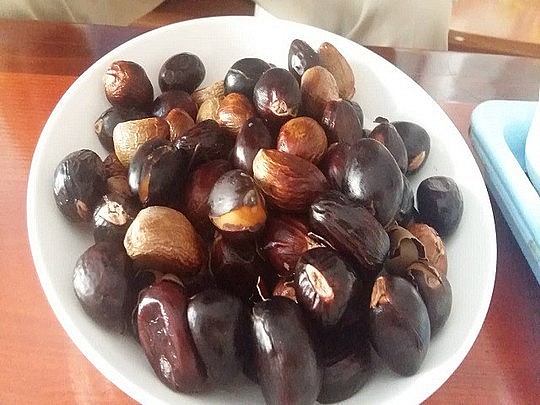 với bà con người Thái thì hạt mề gà vùi tro bếp mới là cách thưởng thức chuẩn nhất