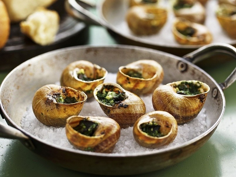  Mỗi năm người Pháp tiêu thụ khoảng 60.000 tấn ốc sên hoa 