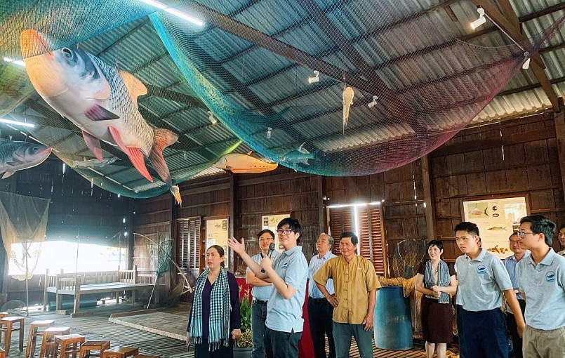 Kinh ngạc với trại cá thu 7 tỷ mỗi năm của lão nông Cần Thơ, tạo sức hút du khách từ cách làm bất ngờ