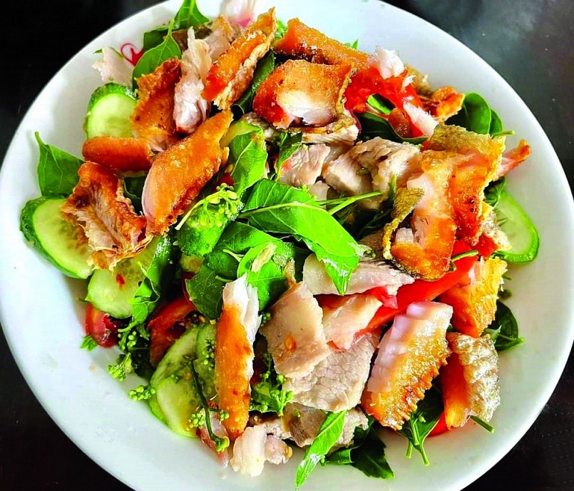 Người dân Châu Phong luôn tự hào về món gỏi sầu đâu quê mình