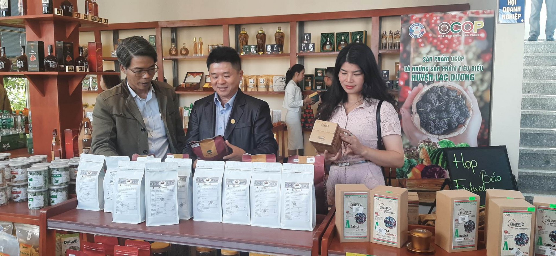 Các sản phẩm OCOP của huyện Lạc Dương được trưng bày tại Trung tâm Giới thiệu sản phẩm OCOP huyện. Các sản phẩm OCOP của huyện Lạc Dương được trưng bày tại Trung tâm Giới thiệu sản phẩm OCOP huyện.