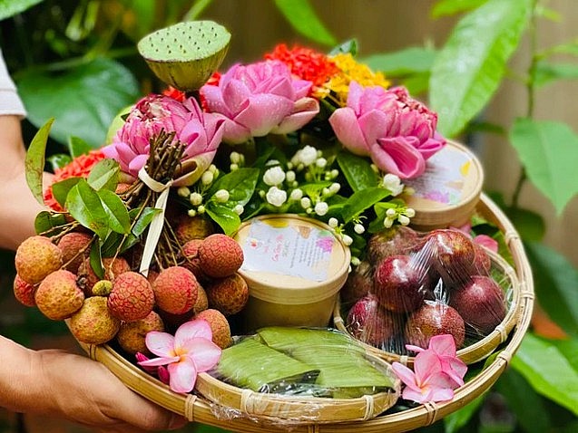 Nhiều cửa hàng đơn hàng đặt mâm lễ lớn, cao điểm lên đến 400-500 đơn Nhiều cửa hàng đơn hàng đặt mâm lễ lớn, cao điểm lên đến 400-500 đơn