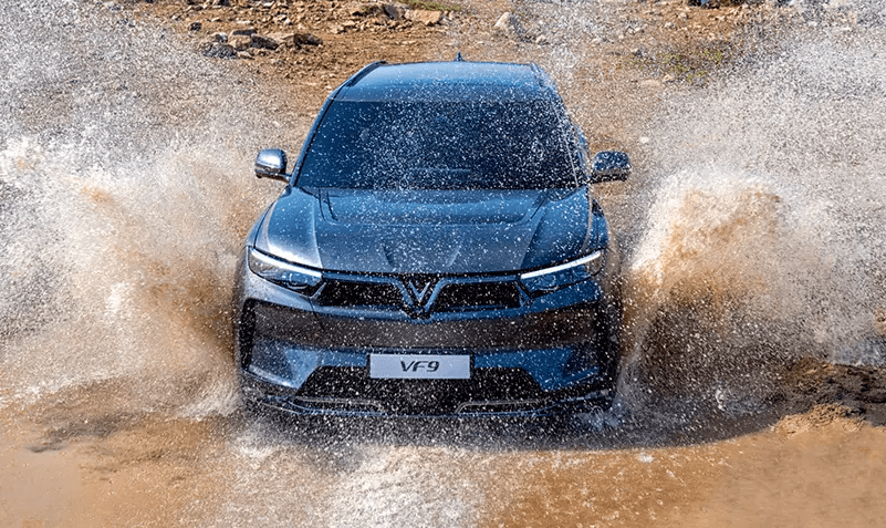VinFast VF9 đối đầu TESLA với thiết kế cực "ngầu", giá bán "thách thức" loạt xe sang