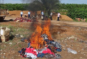 Quảng Trị: Tiêu hủy hàng loạt hàng hóa vi phạm hành chính