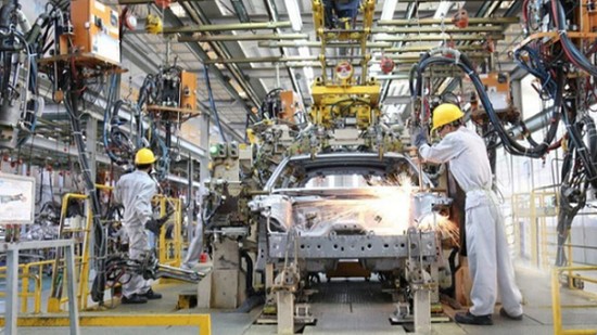 Giảm 50% lệ phí trước bạ với ô tô sản xuất, lắp ráp trong nước từ 1/7