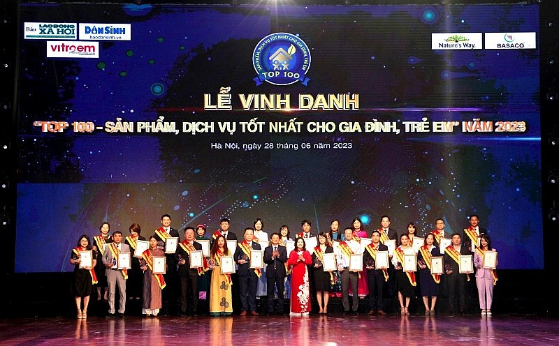 Vinh danh các sản phẩm, dịch vụ tốt nhất cho gia đình và trẻ em Vinh danh các sản phẩm, dịch vụ tốt nhất cho gia đình và trẻ em