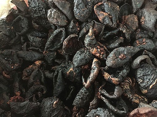 Bứa phơi khô có giá 200.000 đồng/kg