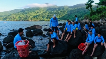 Thợ "săn" rác dưới đáy biển và hành trình 12 năm đầy ý nghĩa