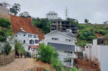 Vụ sạt lở kinh hoàng ở Đà Lạt: Tìm thấy thi thể 2 nạn nhân