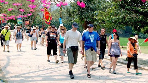 Gần 5,6 triệu lượt khách quốc tế đến Việt Nam trong 6 tháng đầu năm 2023